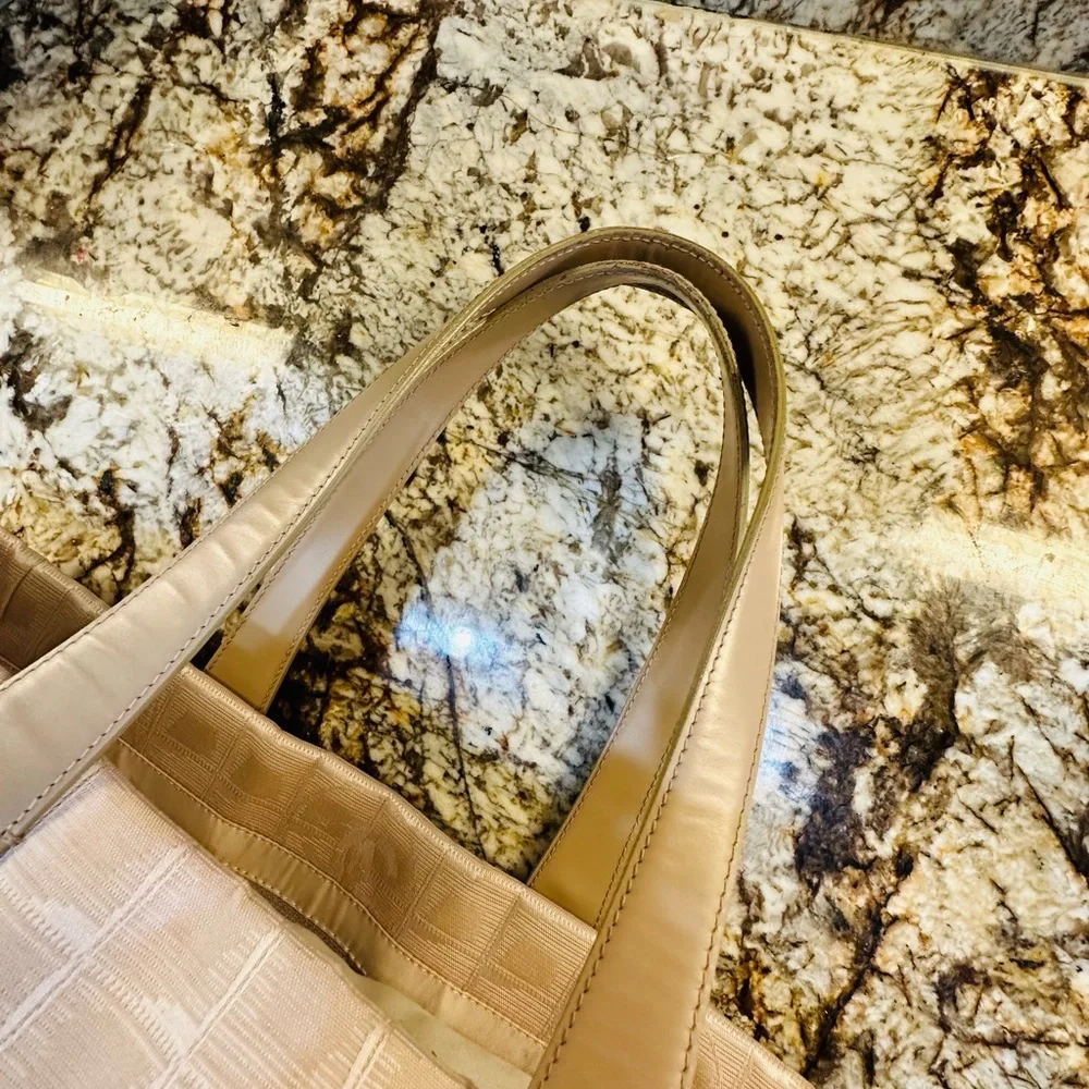 CHANEL Gray Beige Travel Bag with Geometric Design - Picture 7 of 16